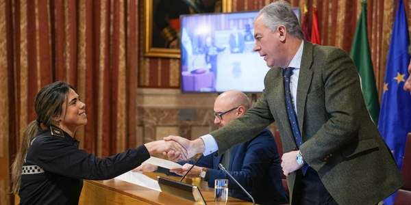 El Gobierno de Sanz Refuerza la Seguridad: 18 Nuevos Agentes se Unen a la Policía Local